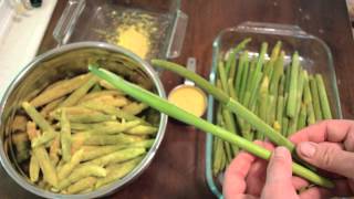 Bushcraft Survival Skills Cattail on the Cob and Cattail Pollen Wild Food [upl. by Yerfoeg729]