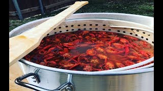 How to boil crawfish stepbystep Louisiana Cajun crawfish boil tutorial [upl. by Sagerman]