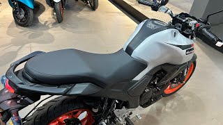 All New 2024 Yamaha FZS Version 40 Detailed Review  On Road price New Changes Features Colour [upl. by Nathanoj]