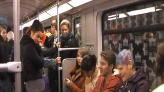 Lachen in der UBahn  official [upl. by Manvel]