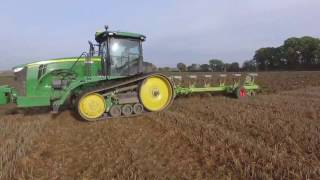 Hubert AH 7 furrow plough working behind John Deere 8370RT [upl. by Raddi821]