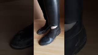 Gummireitstiefel werden abgeschnitten  Cutting my rubber ridingboots [upl. by Rocky]