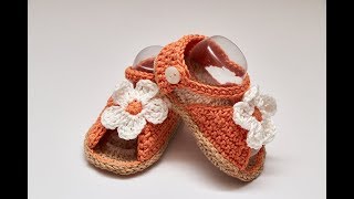 Sandalias para bebe a crochet con los dedos al aire y flor [upl. by Brodsky209]