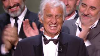 Standing ovation pour le géant Jean Paul Belmondo  César 2017 [upl. by Adlai]