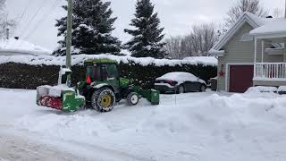 Déneigement John deere 4720 2007 [upl. by Kristal570]