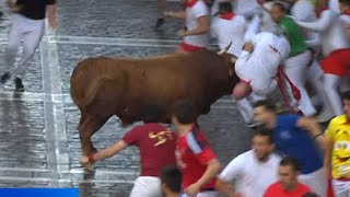 Peligrosísimo Segundo Encierro  SAN FERMIN 2016  Hasta 7 corneados [upl. by Eiger]