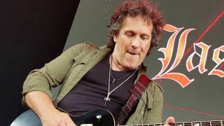 Holy Diver live  M3 5518 Vivian Campbell amazing solo [upl. by Llenyr]