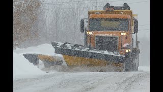 Déneigement des rues et trottoirs  Ville de SaintGeorges  2018 [upl. by Buff835]