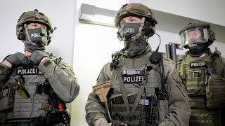 Im Dienst Deutschlands GSG9  Elite der Polizei  DOKU HD [upl. by Ahserkal]